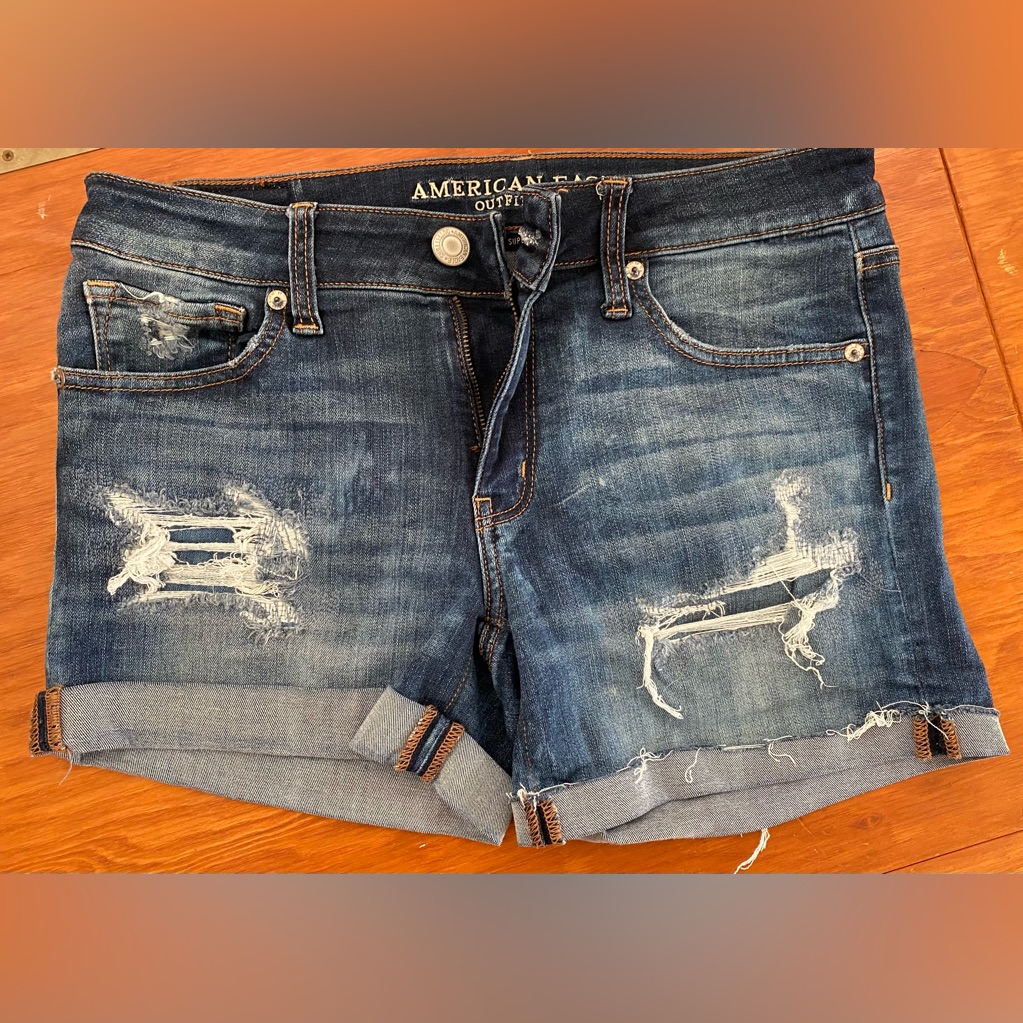 American Eagle Outfitters Super Super Stretch Distressed Shorts Size 8 American Eagle Outfitters Super Super Stretch Distressed Shorts Size 8